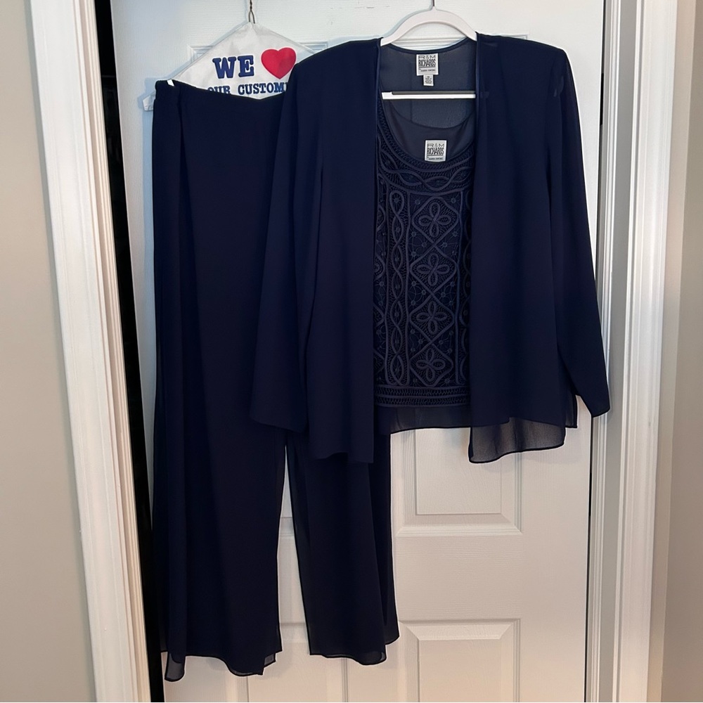 R&M Richards pant suite, size 18